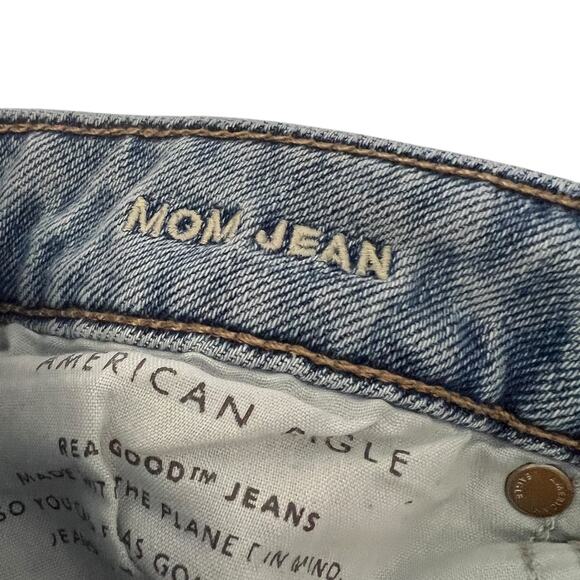 American Eagle AE Mom Jean FLAW High Rise Tapered Light Wash Distressed Denim 6 - Picture 6 of 7